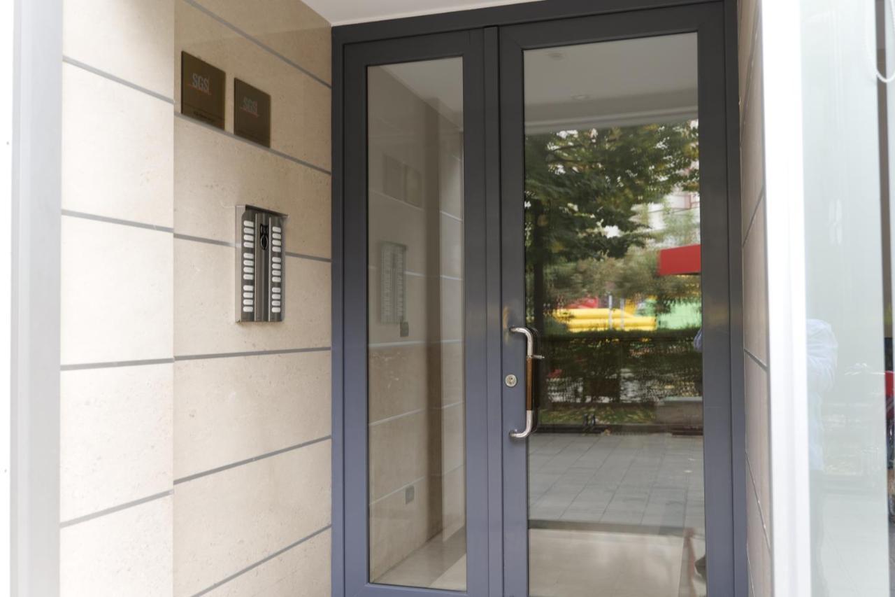 Luxury Condo In Tirana Bagian luar foto